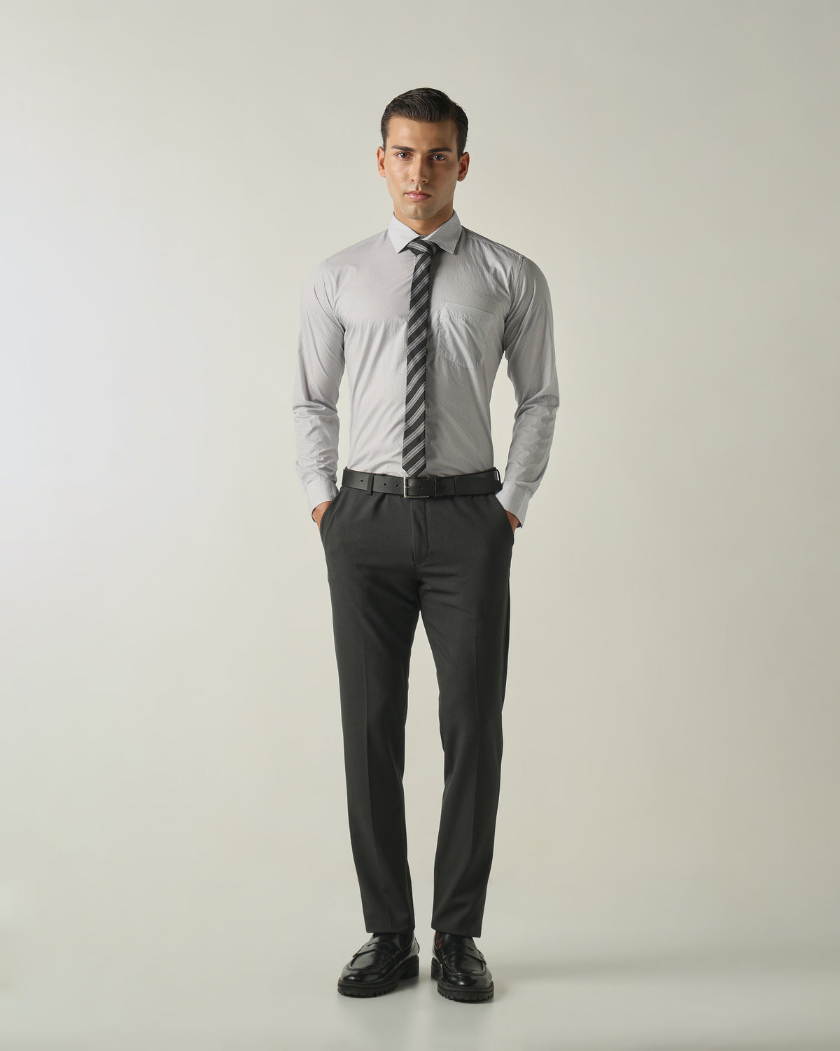 Men's Solid Poly Viscose Elastane Slim Fit Formal Trousers - Grey
