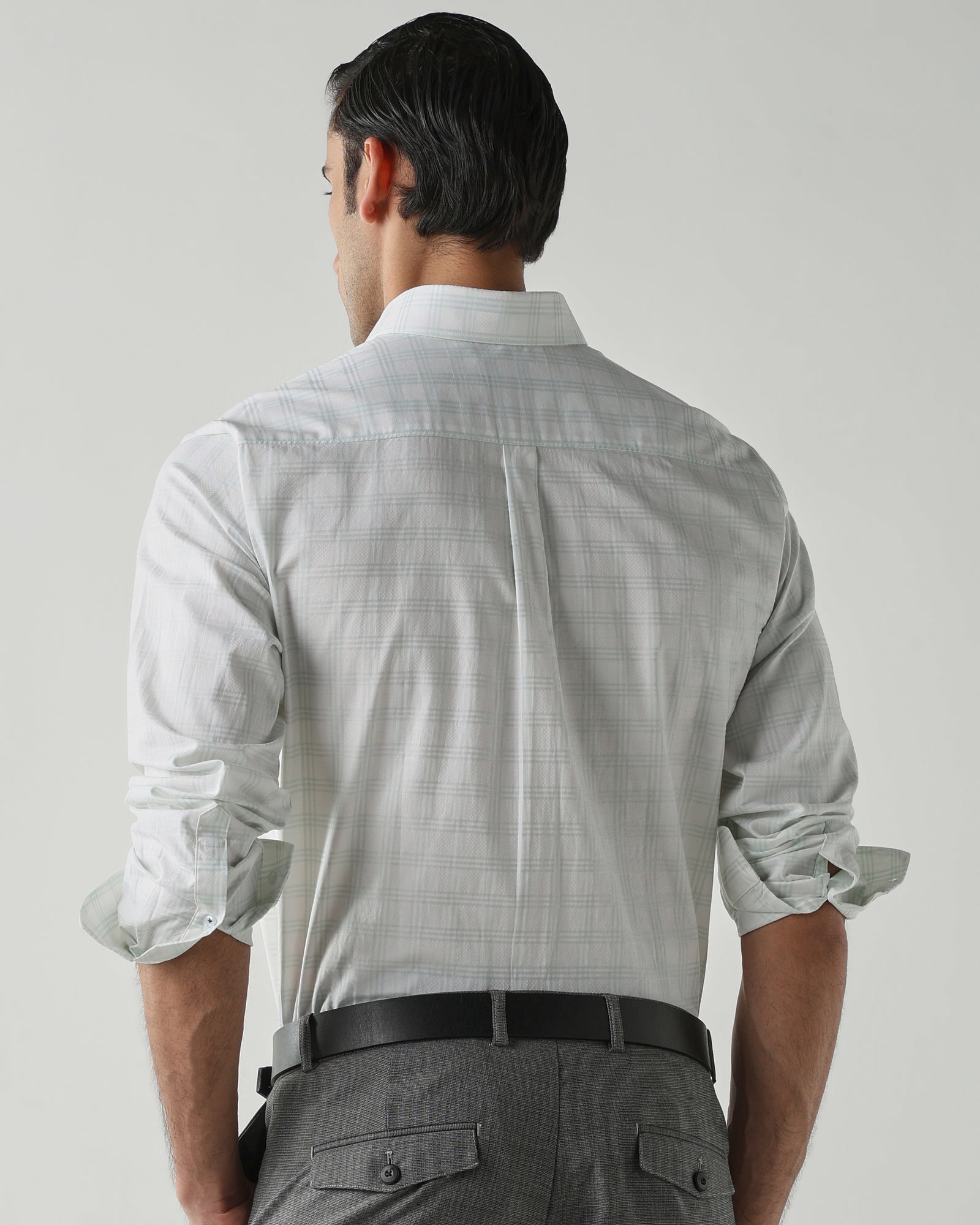 White/Pista shirts crafted in 100% cotton fabric