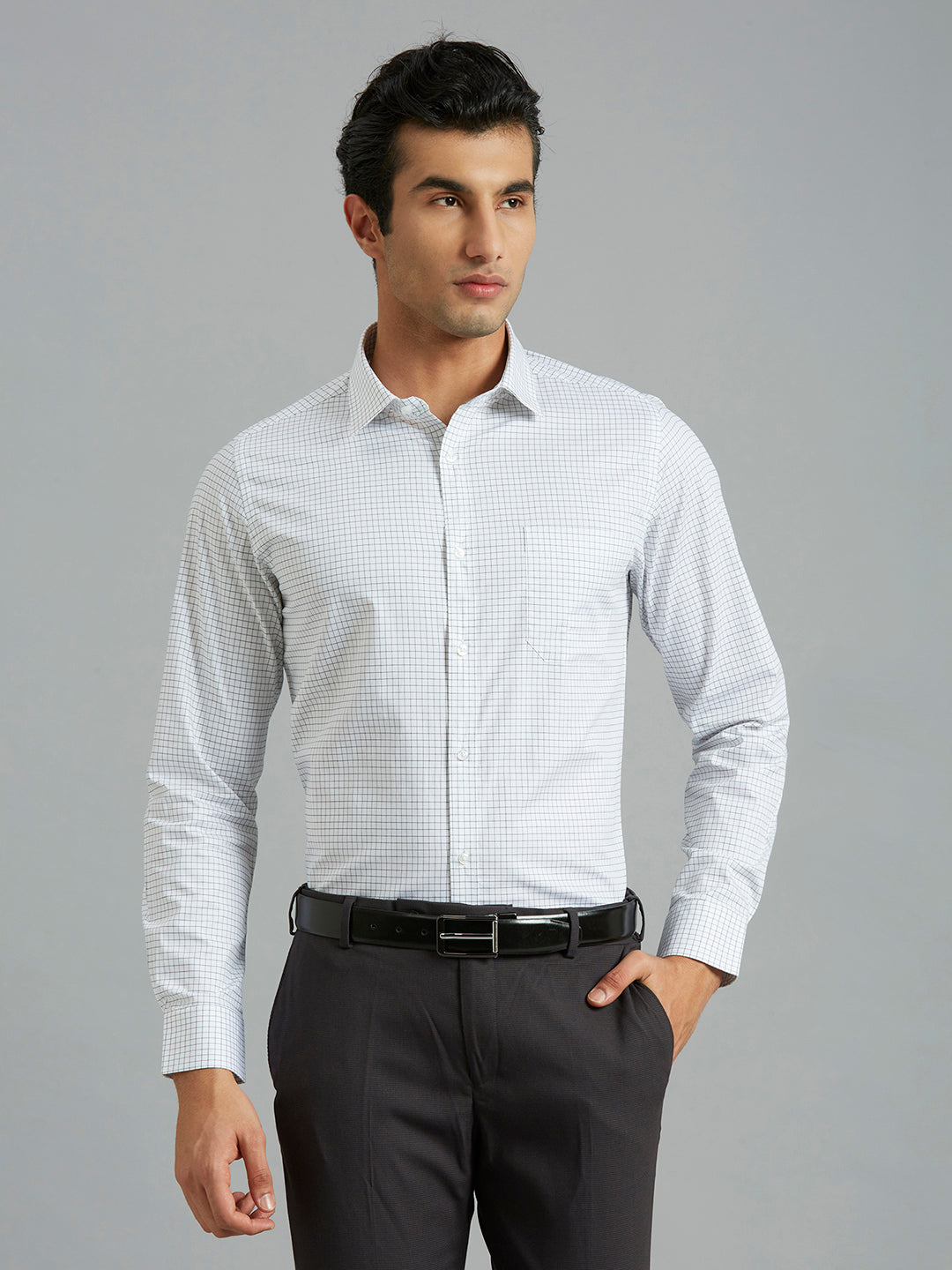 White & Black Checks 100% Cotton Slim Fit Formal Full Sleeve Shirt