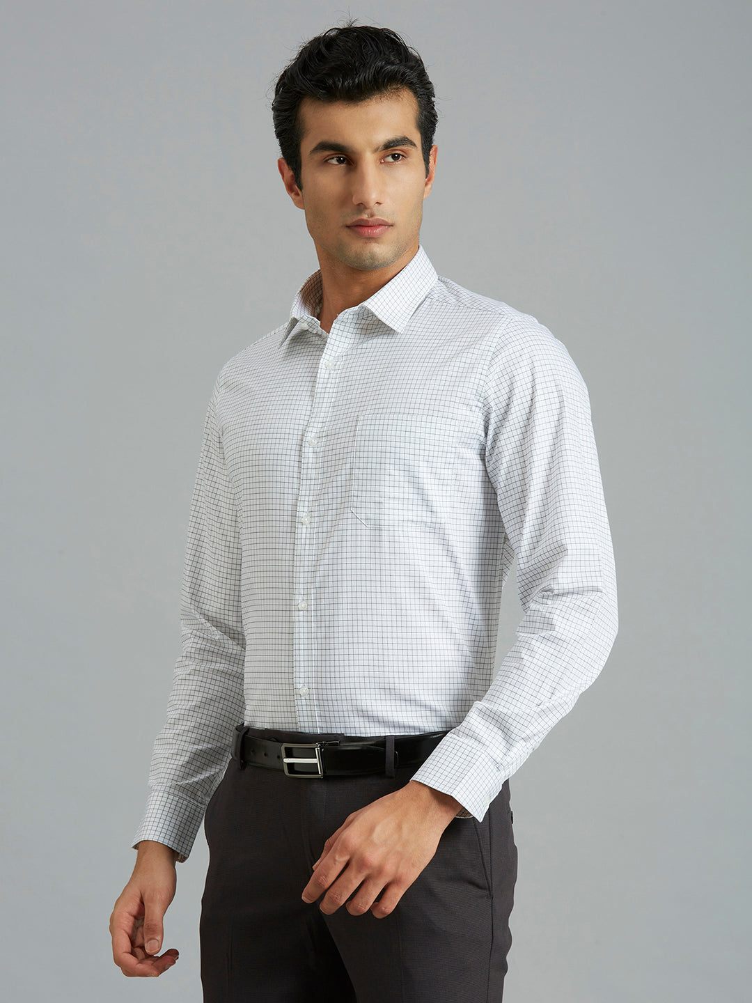 White & Black Checks 100% Cotton Slim Fit Formal Full Sleeve Shirt