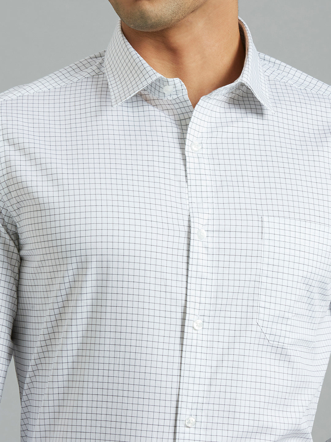 White & Black Checks 100% Cotton Slim Fit Formal Full Sleeve Shirt