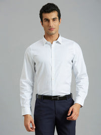 White & Light Blue / 39