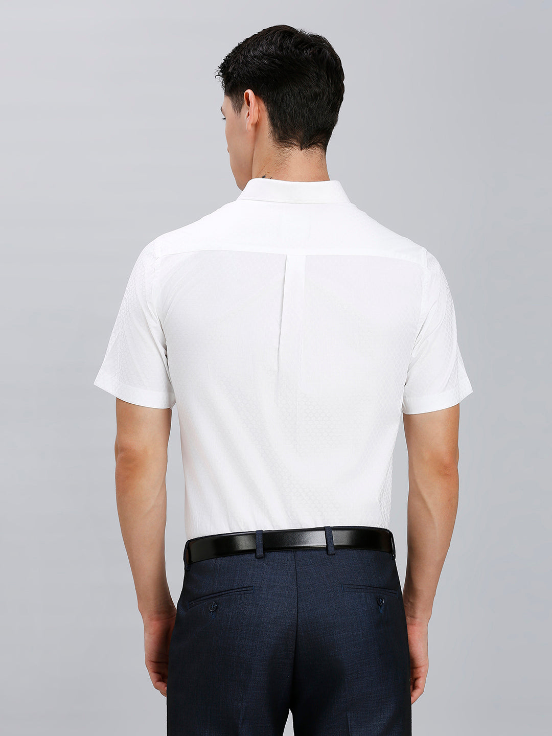 Comfortable White Solid 100% Cotton Regular Fit Formal Half Sleeve Shirt