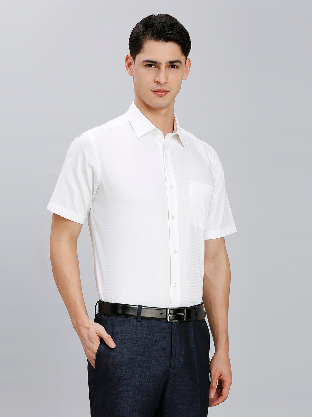 White Solid 100% Cotton Regular Fit Formal Half Sleeve Shirt