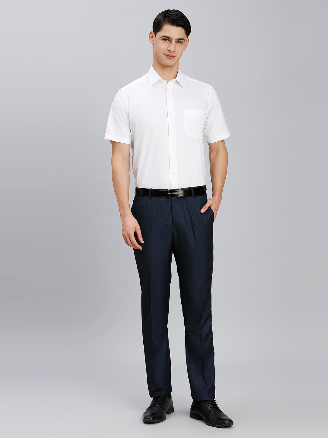 White Solid 100% Cotton Regular Fit Formal Half Sleeve Shirt