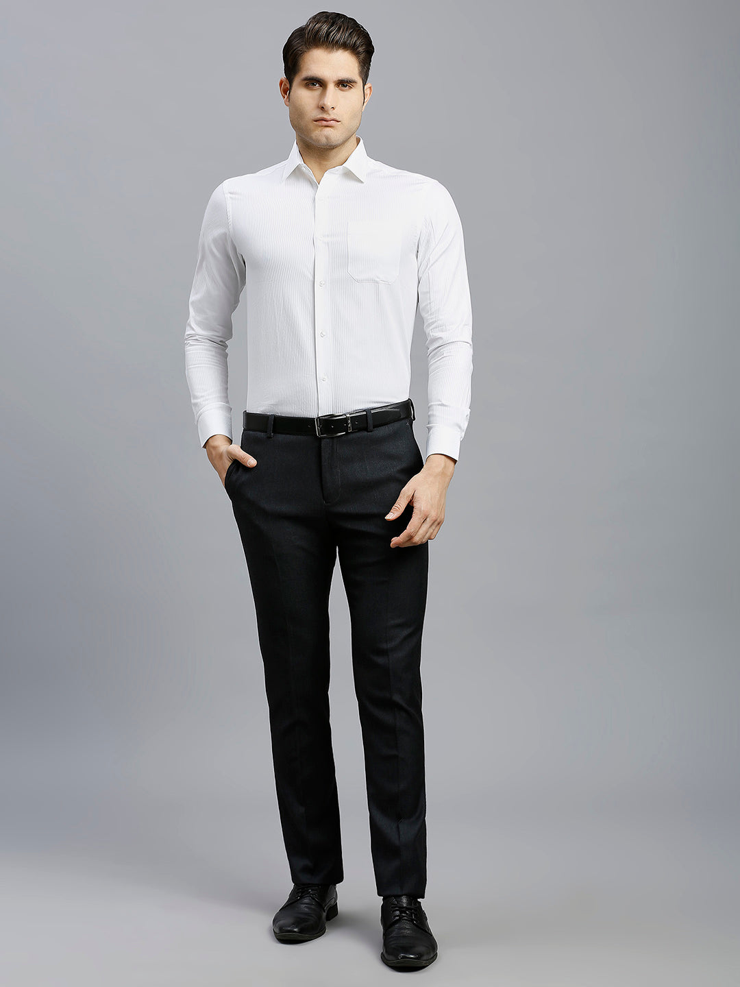 Comfortable White Solid 100% Cotton Regular Fit Formal Full Sleeve Shirt