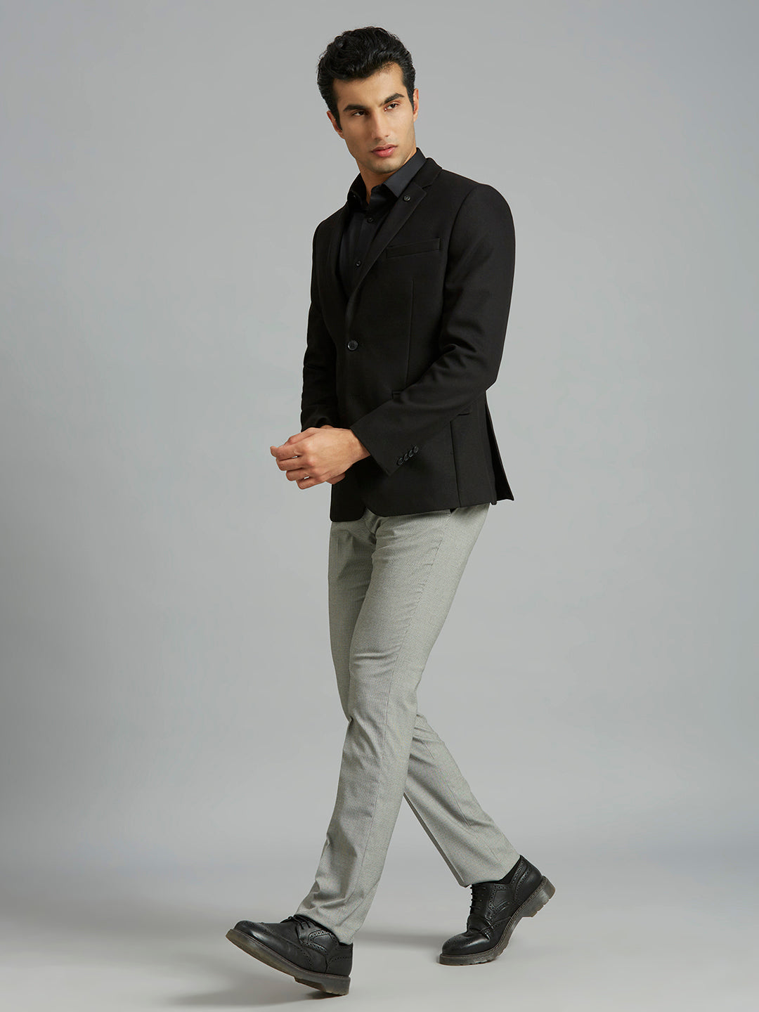 Black Dobby Y/D Poly Viscose Elastane Tailor Fit Formal Full Sleeve Blazer