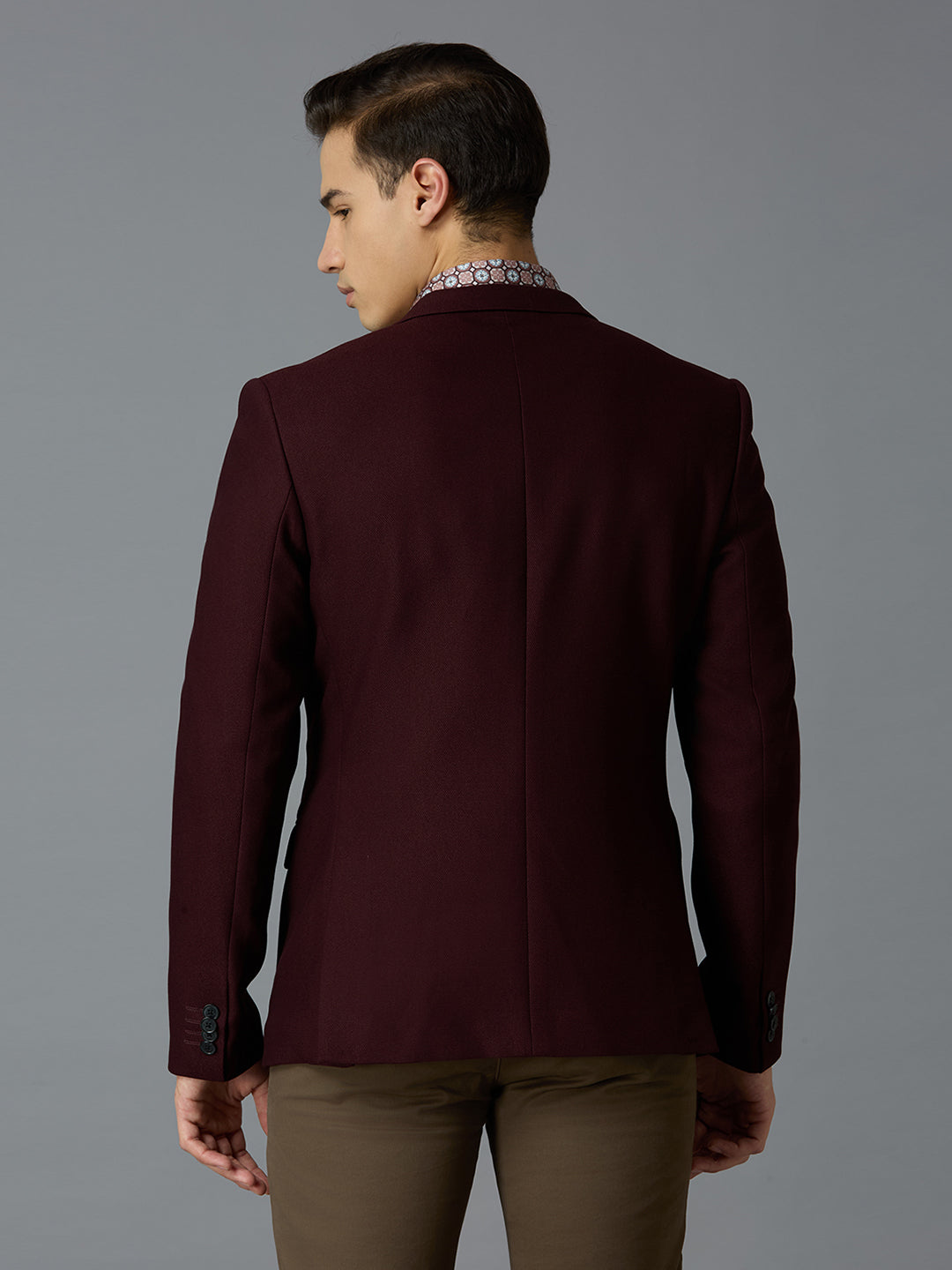 Maroon Dobby Y/D Poly Viscose Elastane Tailor Fit Formal Full Sleeve Blazers