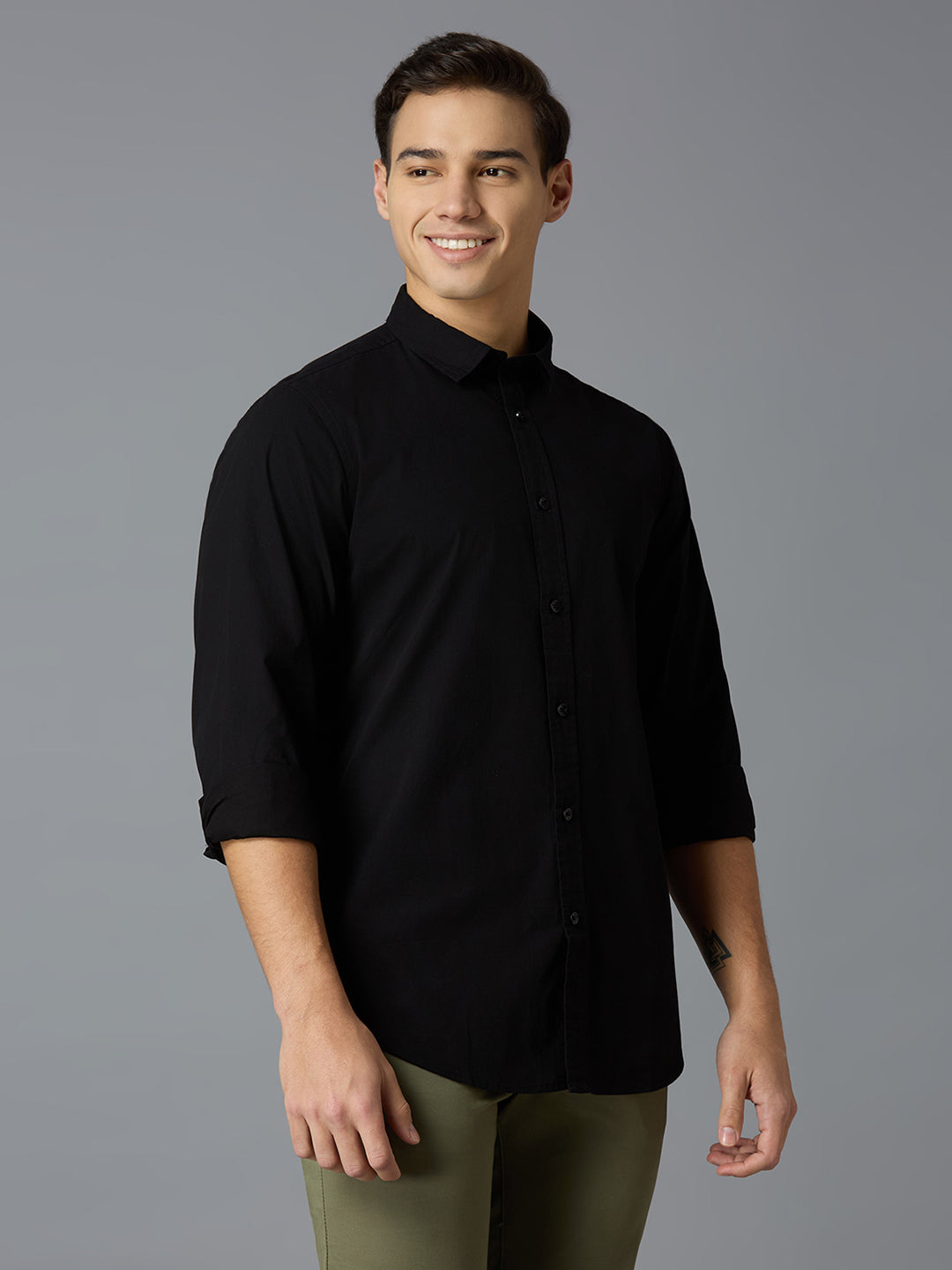 Black Solid Peached Cotton Slim Fit Casual Full Sleeve Shirt