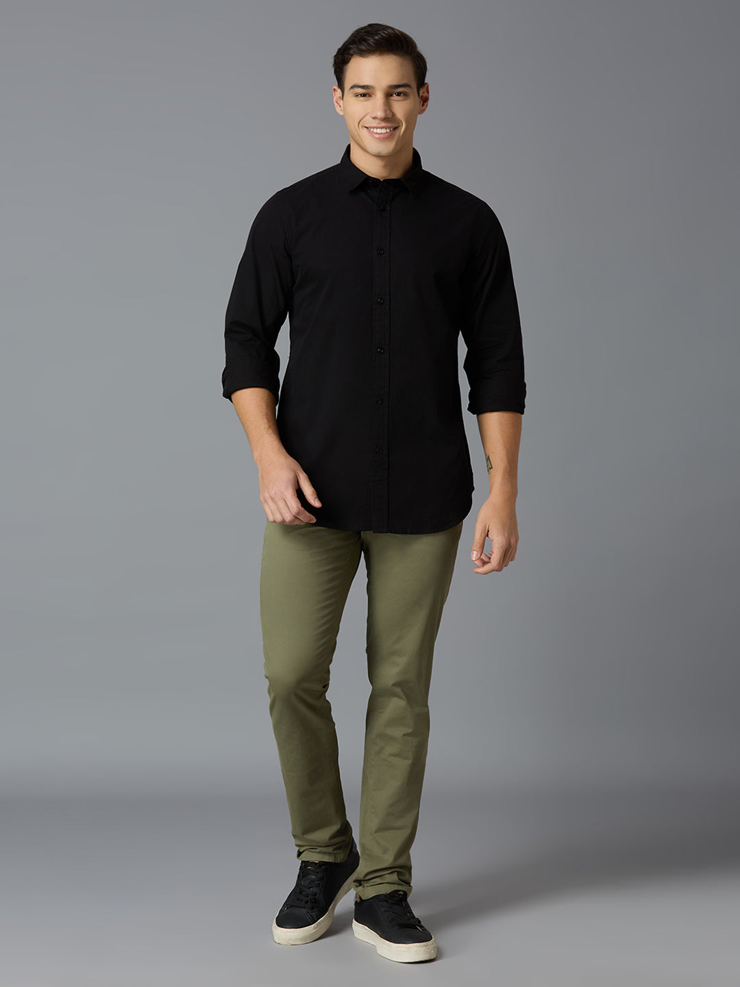 Black Solid Peached Cotton Slim Fit Casual Full Sleeve Shirt