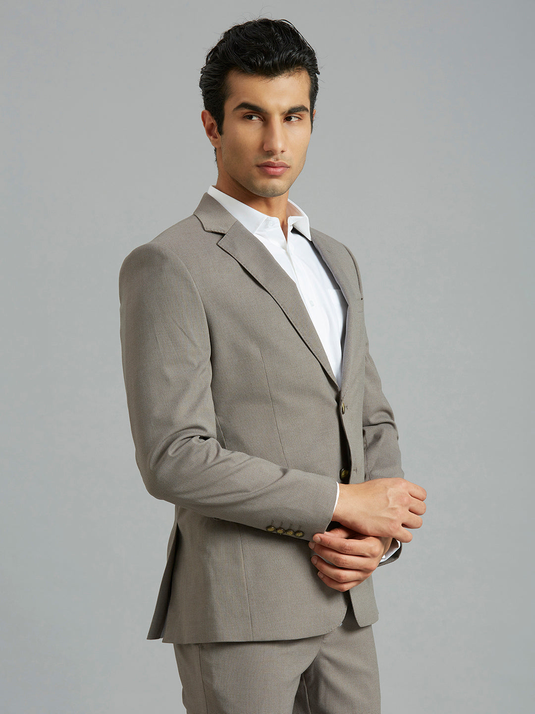 Grey Checks Poly Viscose Elastane Tailor Fit Formal Full Sleeve Blazers